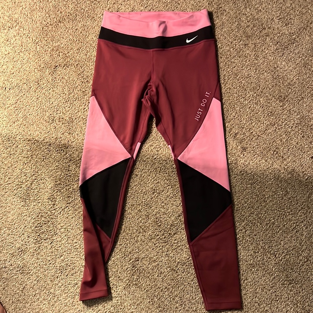 Nike leggings size medium